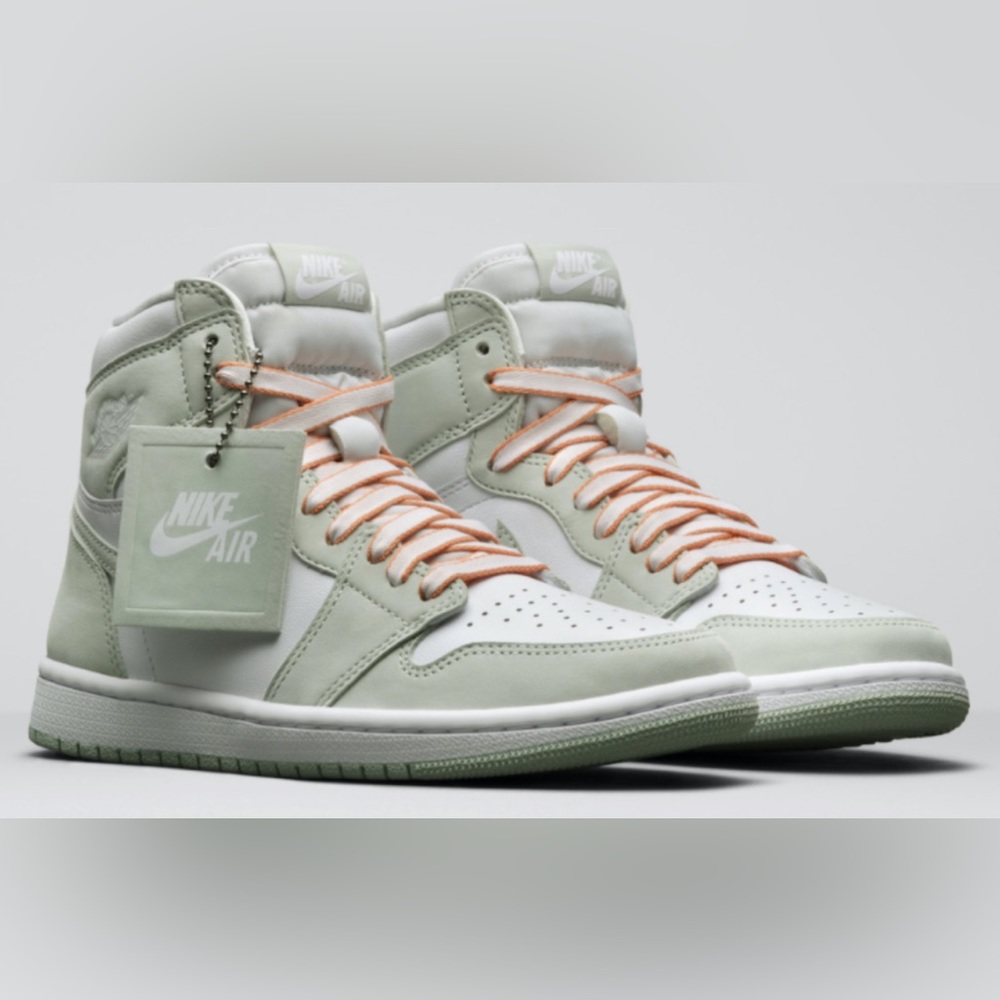 Jordan 1 Retro High OG Sea foam (Size 5)